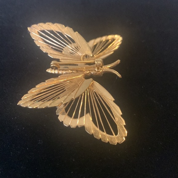 Vintage Monet Gold Toned Butterfly Brooch/Pin - Picture 4 of 5